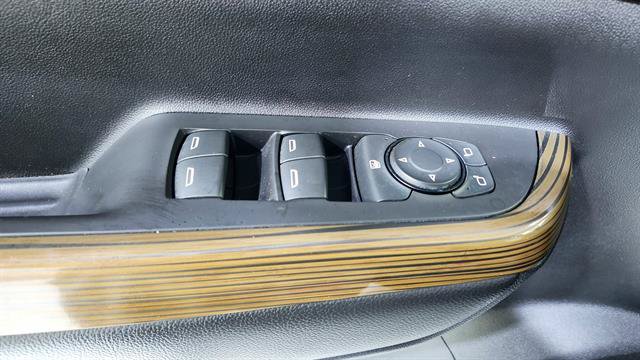 Used 2019 GMC Acadia SLE FWD image 17