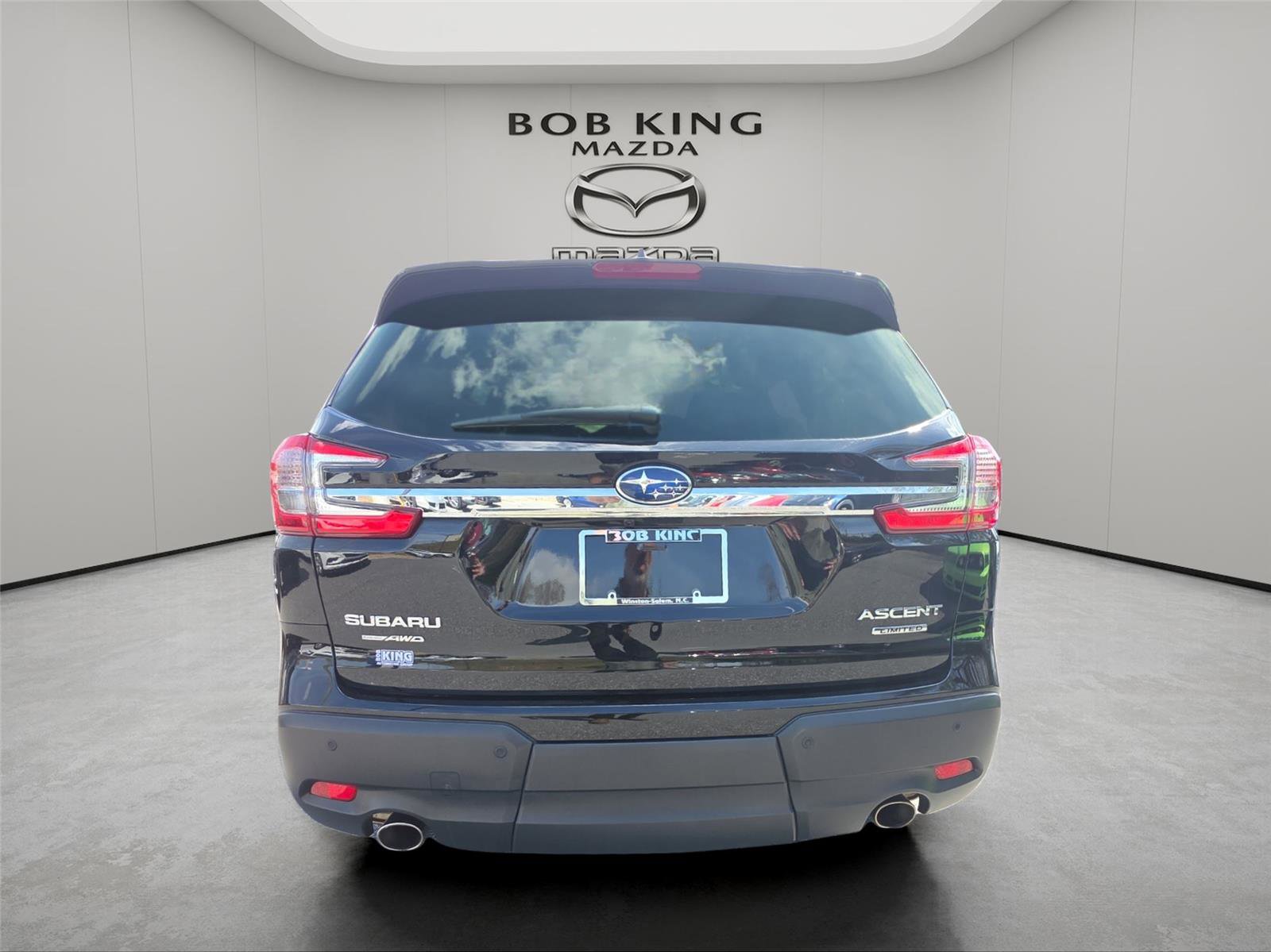 Used 2023 Subaru Ascent Limited AWD/4WD image 6