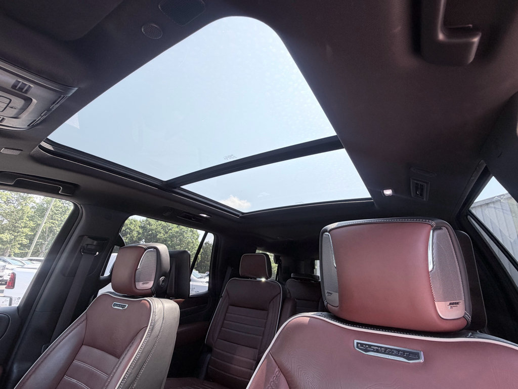 Used 2023 GMC Yukon Denali Ultimate AWD/4WD image 11