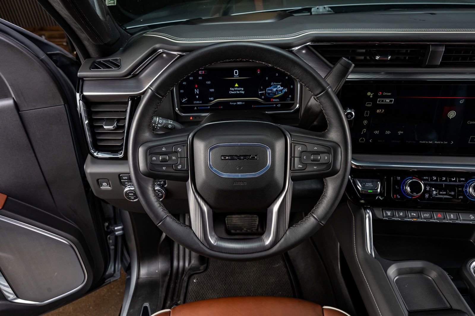 Used 2025 GMC Sierra 2500 Denali Ultimate image 19