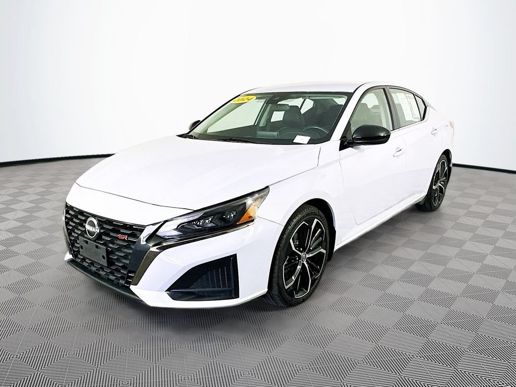 Used 2024 Nissan Altima 2.5 SR FWD image 5