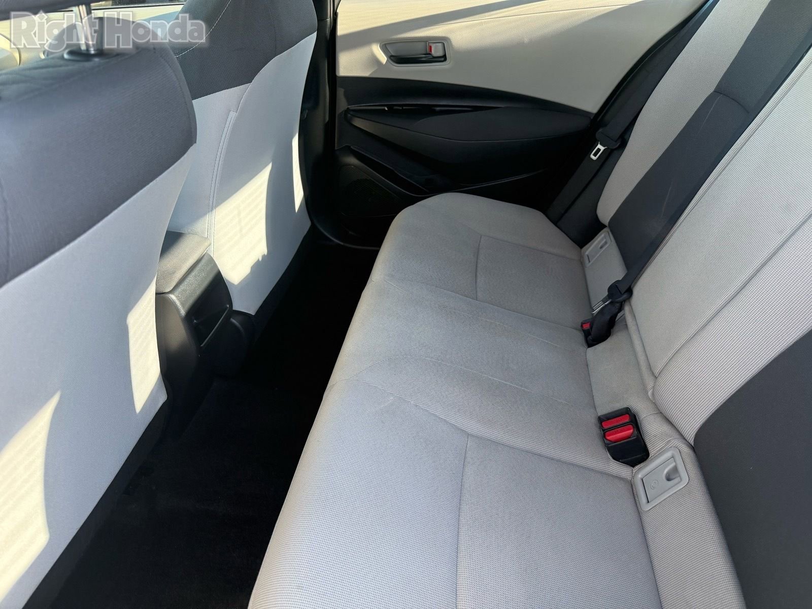 Used 2022 Toyota Corolla LE image 25