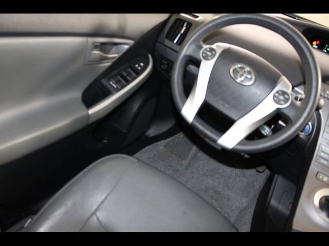 Used 2015 Toyota Prius Three FWD image 17