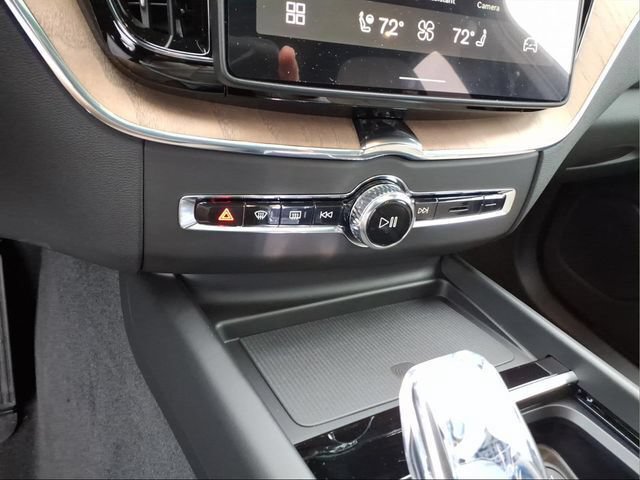 New 2026 Volvo XC60 B5 Plus w/ Protection Package Premier AWD/4WD image 22