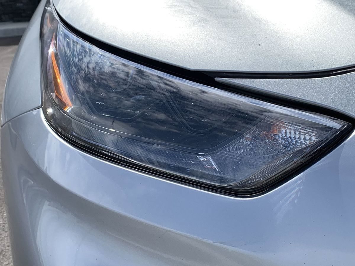 Used 2024 Toyota Highlander XLE AWD/4WD image 9