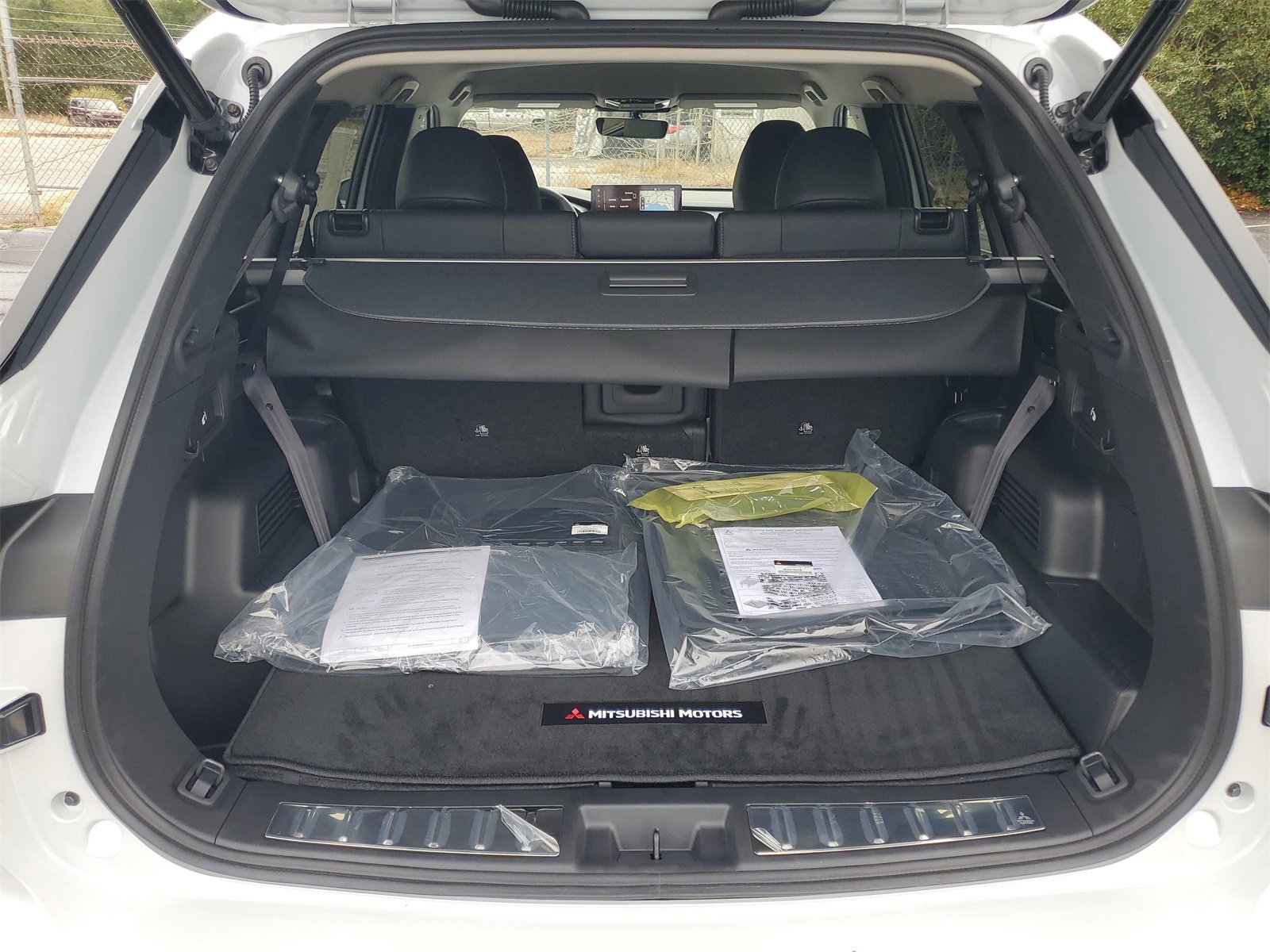 New 2026 Mitsubishi Outlander SE image 28