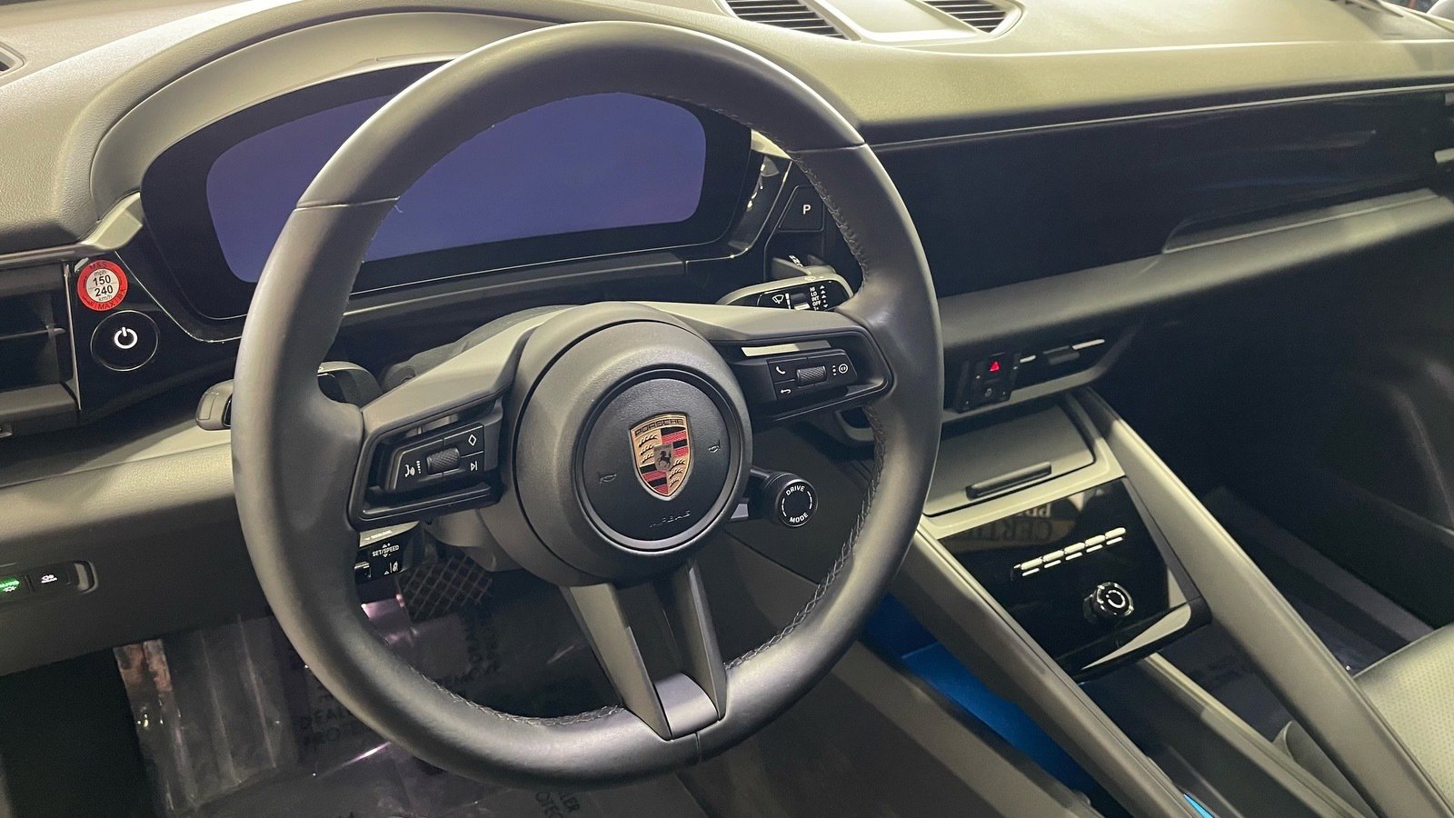 Used 2025 Porsche Macan Electric image 29