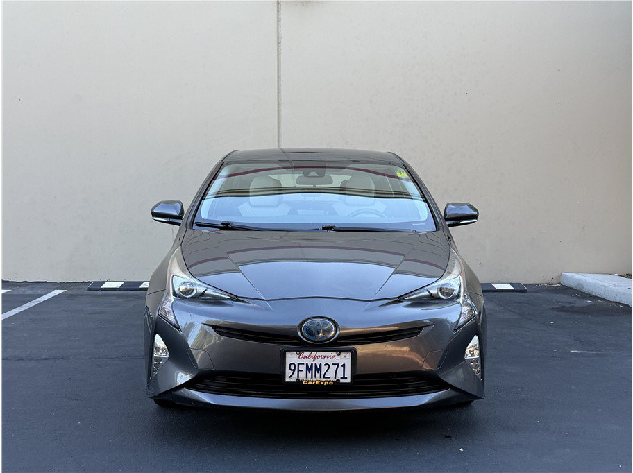 Used 2016 Toyota Prius Three Touring FWD image 2