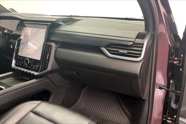 Used 2024 GMC Acadia Elevation w/ Luxury Package AWD/4WD image 15