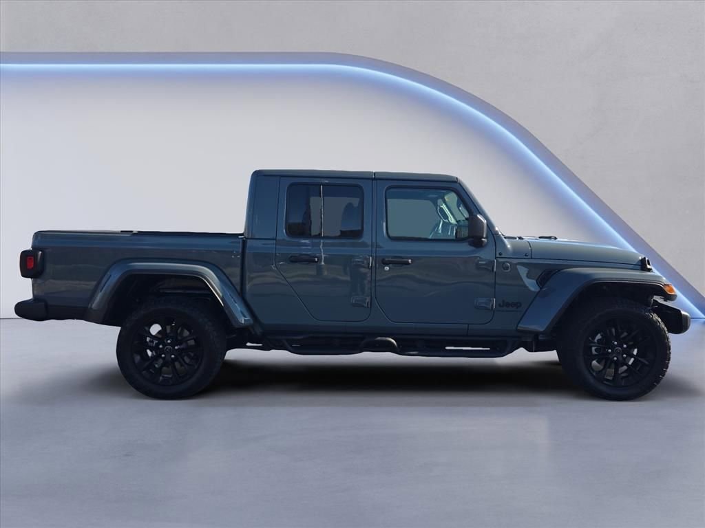 Used 2025 Jeep Gladiator Sport image 6