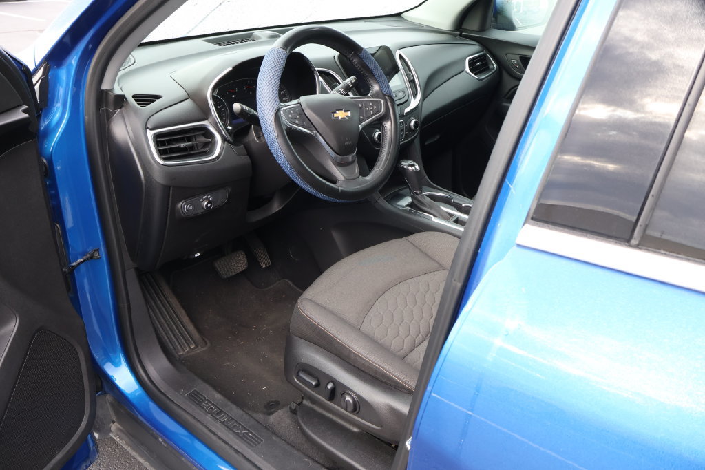 Used 2019 Chevrolet Equinox LT w/ Sun & Navigation Package FWD image 9