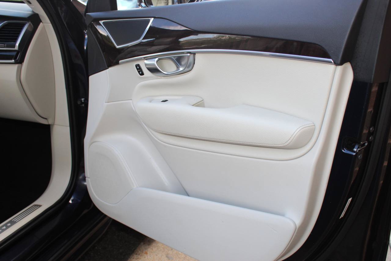 Used 2019 Volvo XC90 T5 Momentum w/ Protection Package AWD/4WD image 22