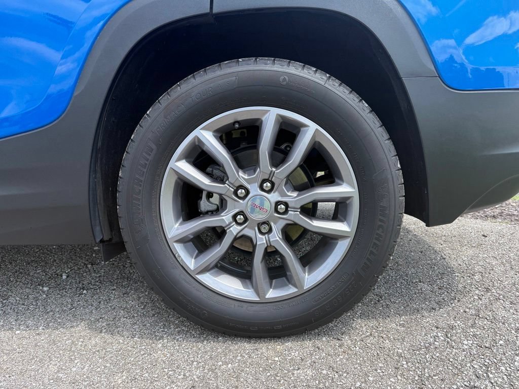 Used 2024 GMC Terrain SLT w/ Tech Package FWD image 15