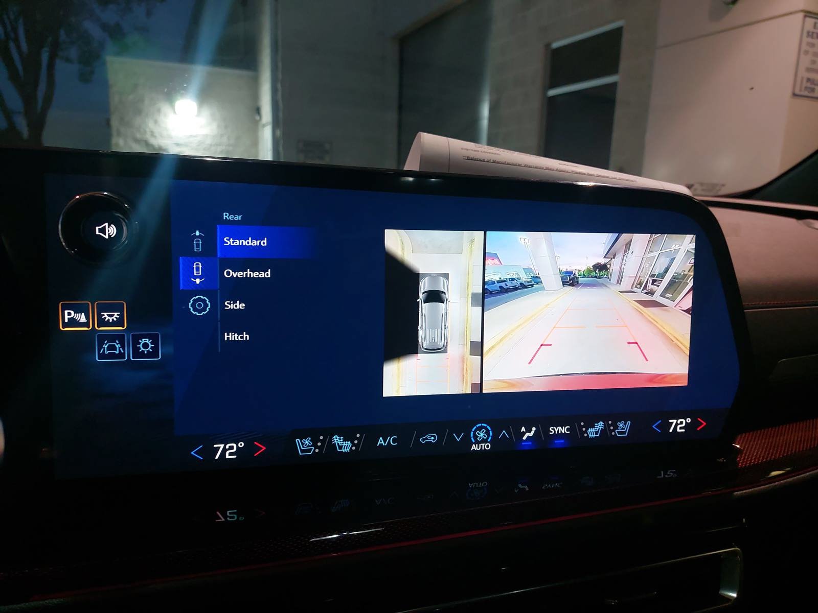 Used 2025 Chevrolet Traverse RS FWD image 23