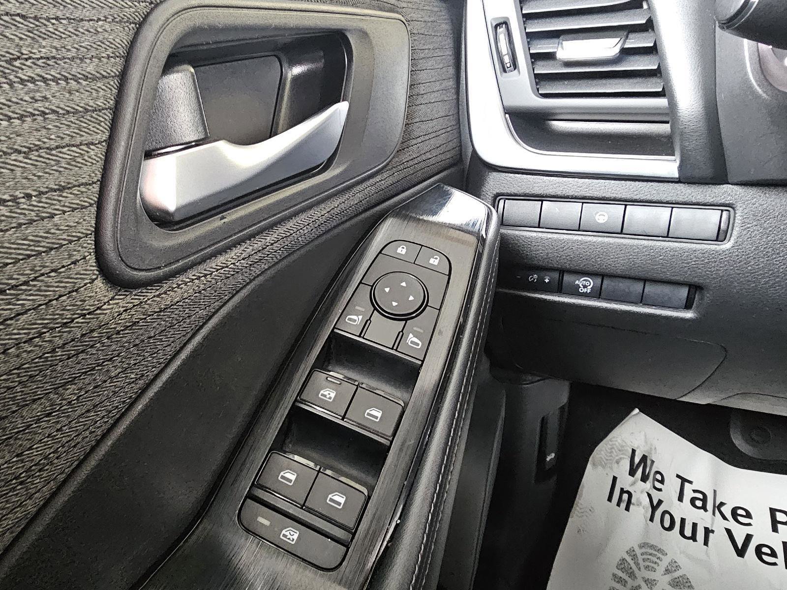 Used 2023 Nissan Rogue SV image 24