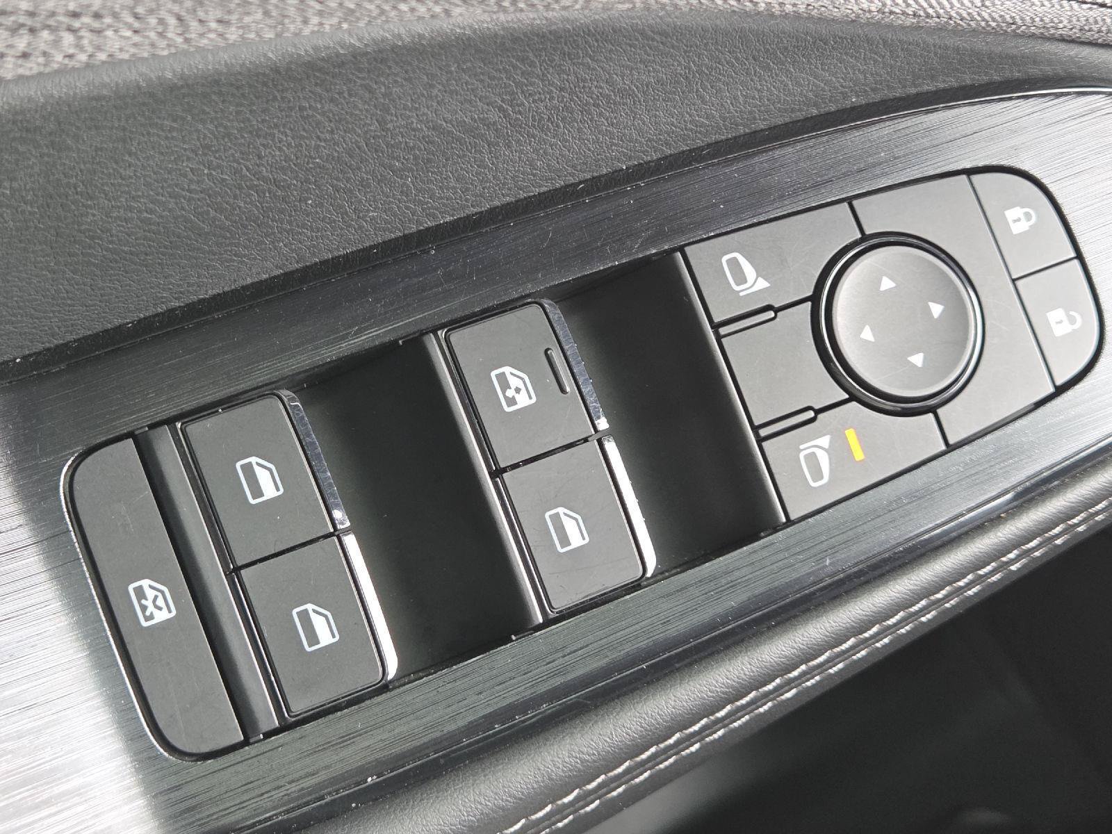 Used 2022 Nissan Rogue SV AWD/4WD image 9