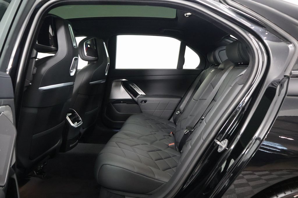 New 2026 BMW i7 eDrive50 w/ M Sport Package RWD image 6