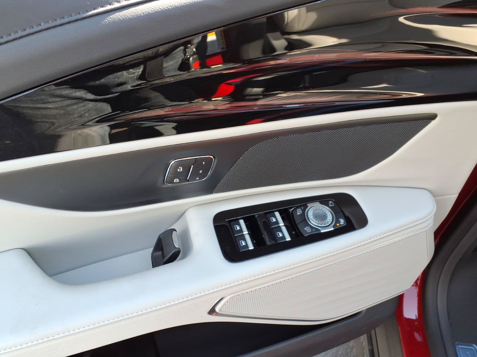 New 2026 Lincoln Nautilus Premier AWD/4WD image 11