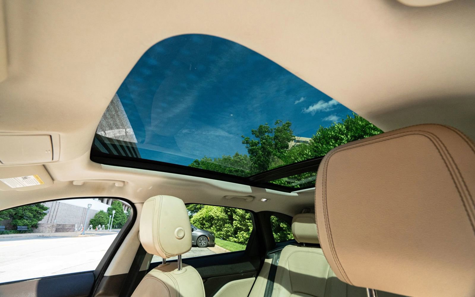 Used 2017 Jaguar F-PACE Prestige image 18
