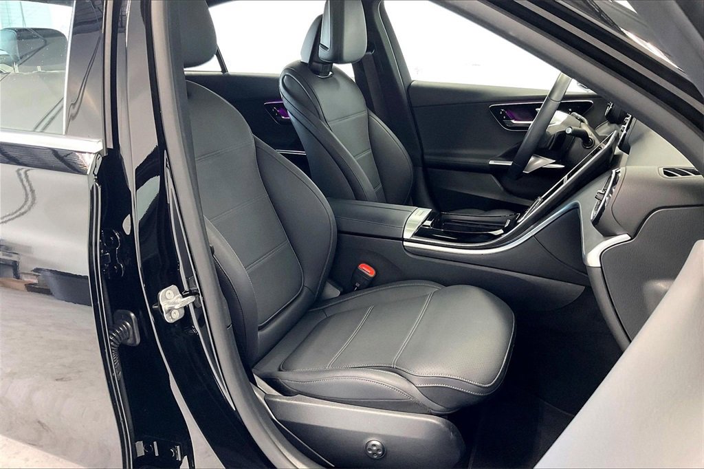 Used 2025 Mercedes-Benz C 300 Sedan image 8