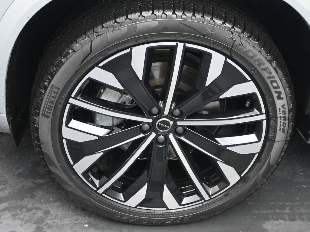 New 2026 Volvo XC90 B6 Ultra w/ Protection Package image 4
