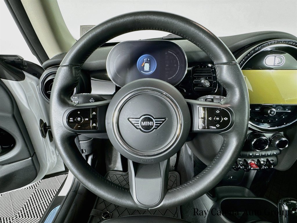 Used 2024 MINI Cooper 2-Door Hardtop FWD image 11