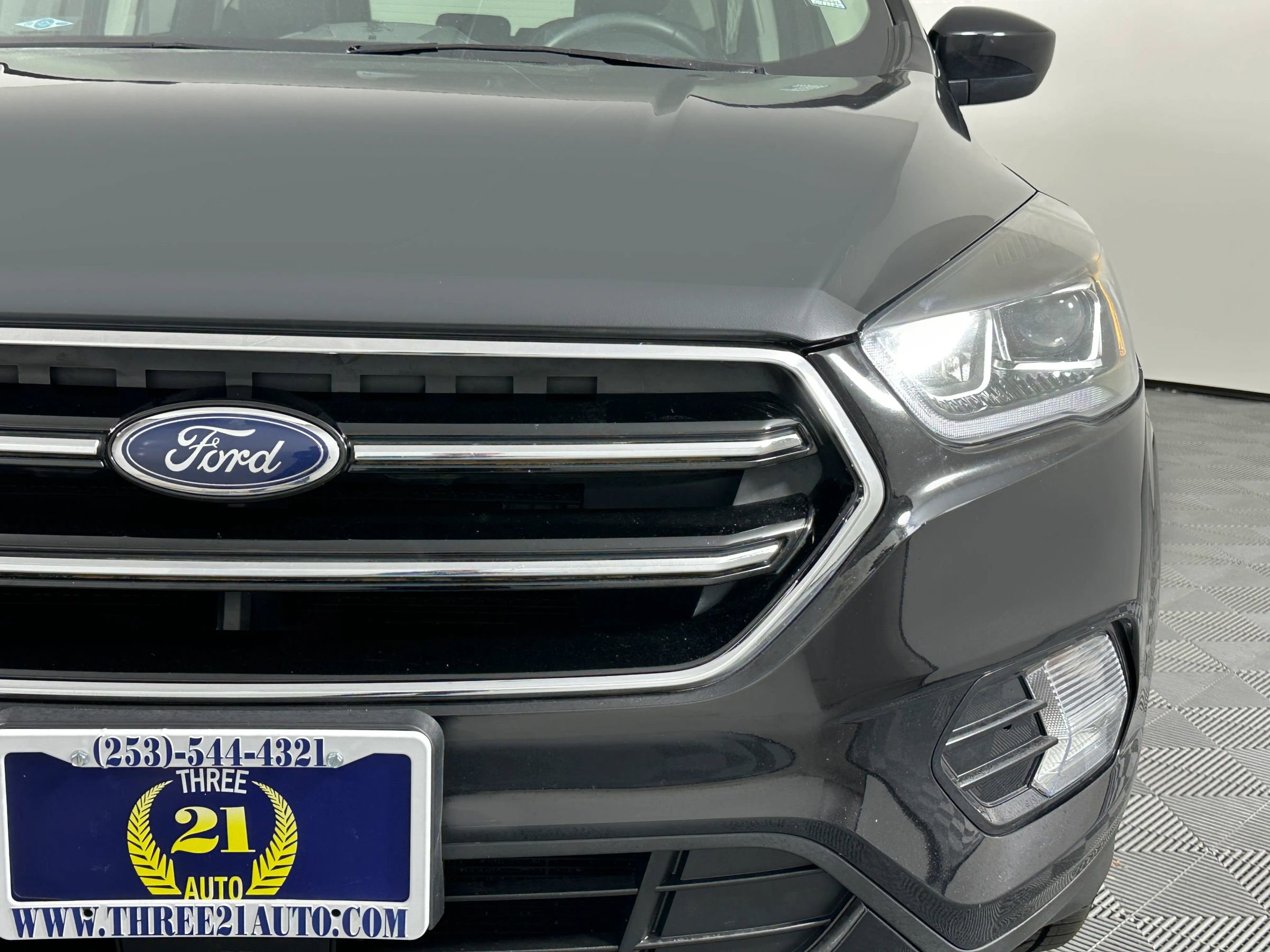 Used 2018 Ford Escape SE w/ Ford Safe & Smart Package AWD/4WD image 5