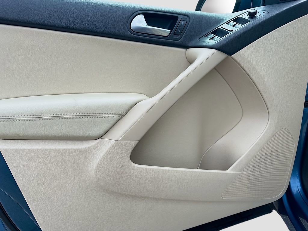 Used 2017 Volkswagen Tiguan S image 20