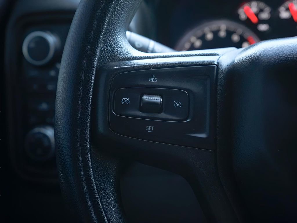 Used 2020 Chevrolet Silverado 1500 Custom w/ Custom Value Package image 17