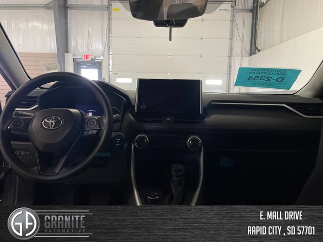 Used 2024 Toyota RAV4 XLE AWD/4WD image 14