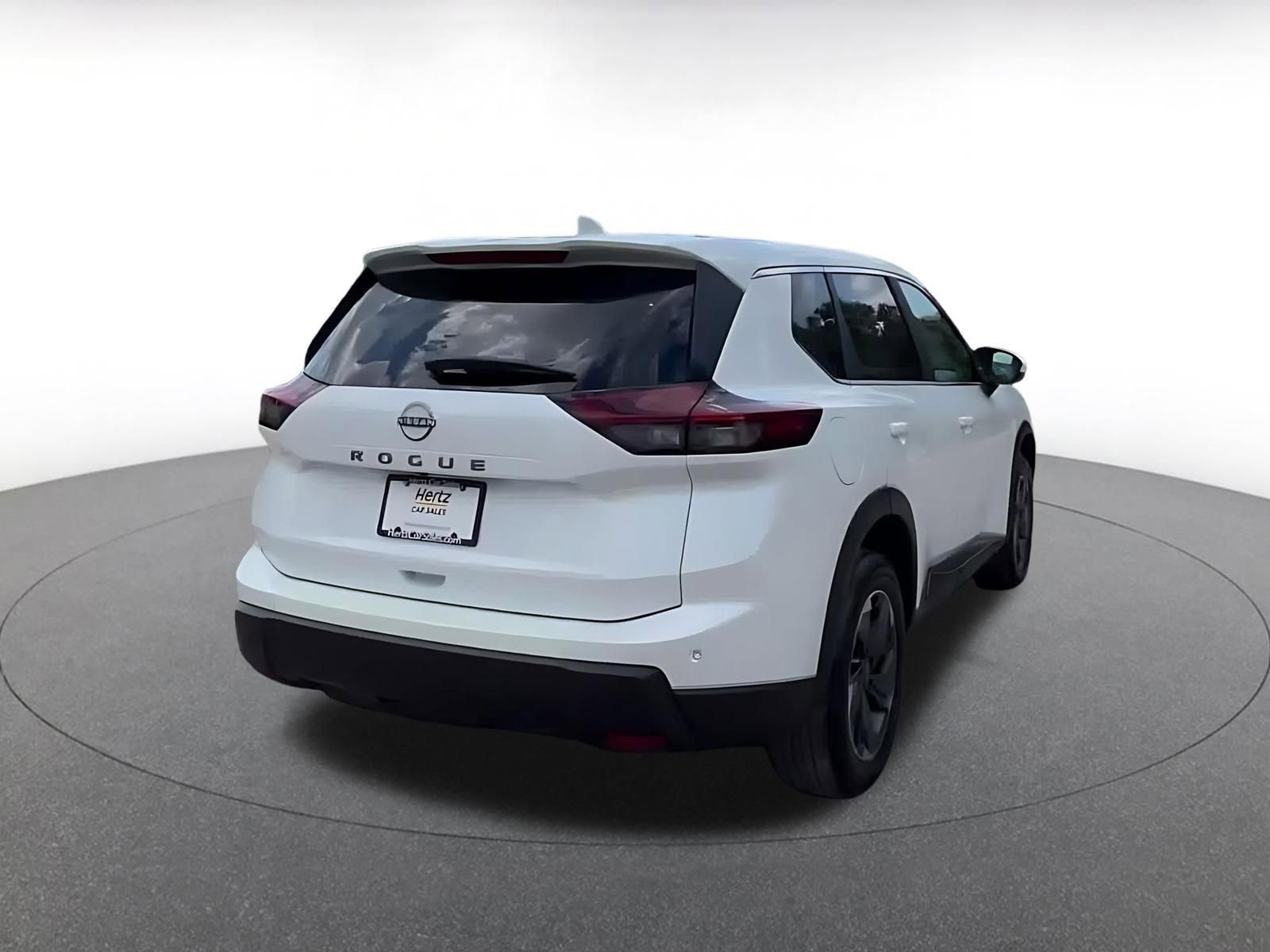 Used 2025 Nissan Rogue SV FWD image 14