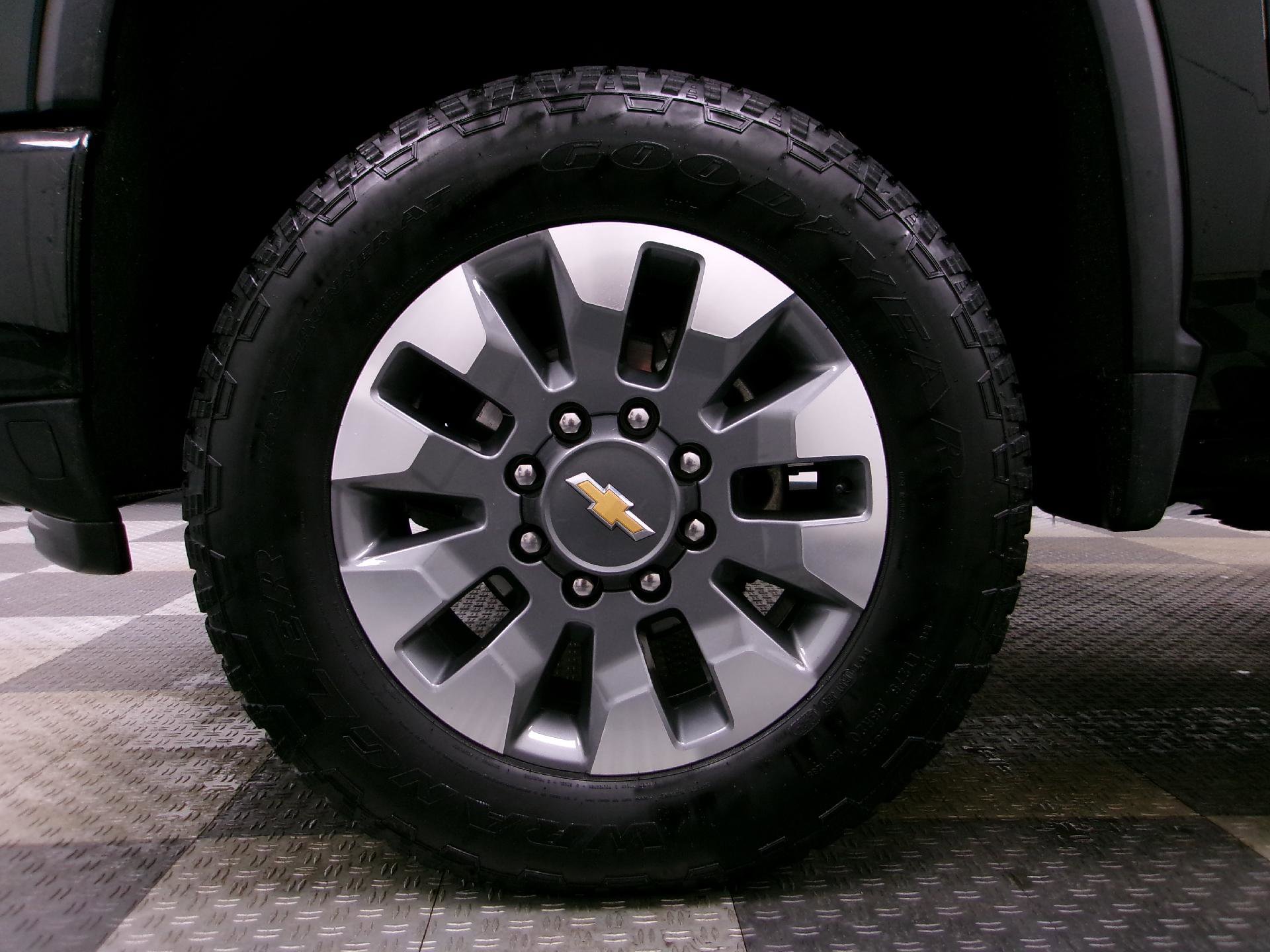 Certified 2024 Chevrolet Silverado 2500 Custom w/ Custom Value Package image 16