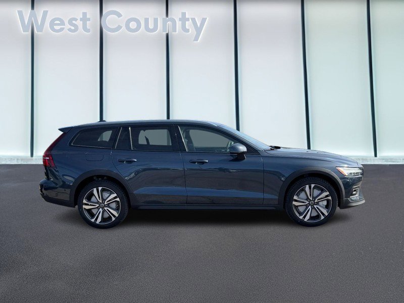 New 2026 Volvo V60 B5 Cross Country Plus w/ Climate Package image 2