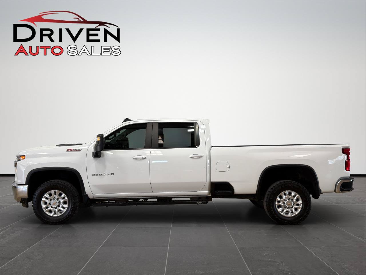 Used 2021 Chevrolet Silverado 2500 LT w/ Convenience Package AWD/4WD image 2