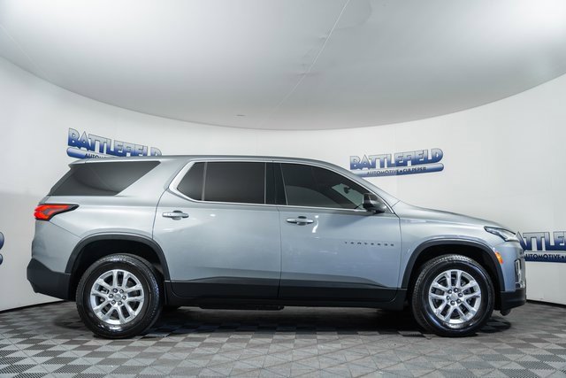 Used 2023 Chevrolet Traverse LS image 9