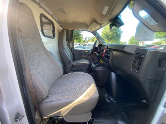 Used 2019 Chevrolet Express 2500 RWD image 12