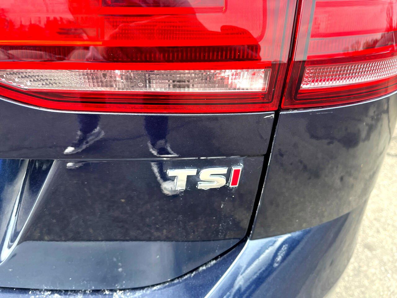 Used 2016 Volkswagen Golf Limited Edition image 7