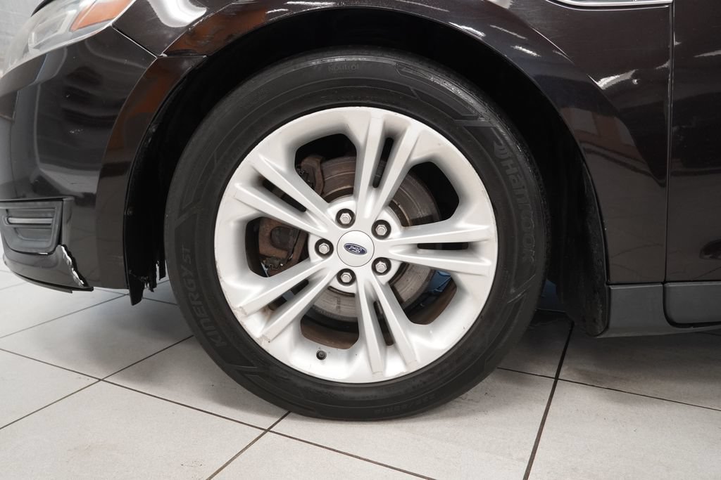 Used 2013 Ford Taurus SEL FWD image 16