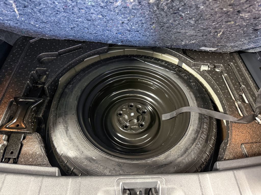 Certified 2022 Nissan Rogue Sport SV image 36