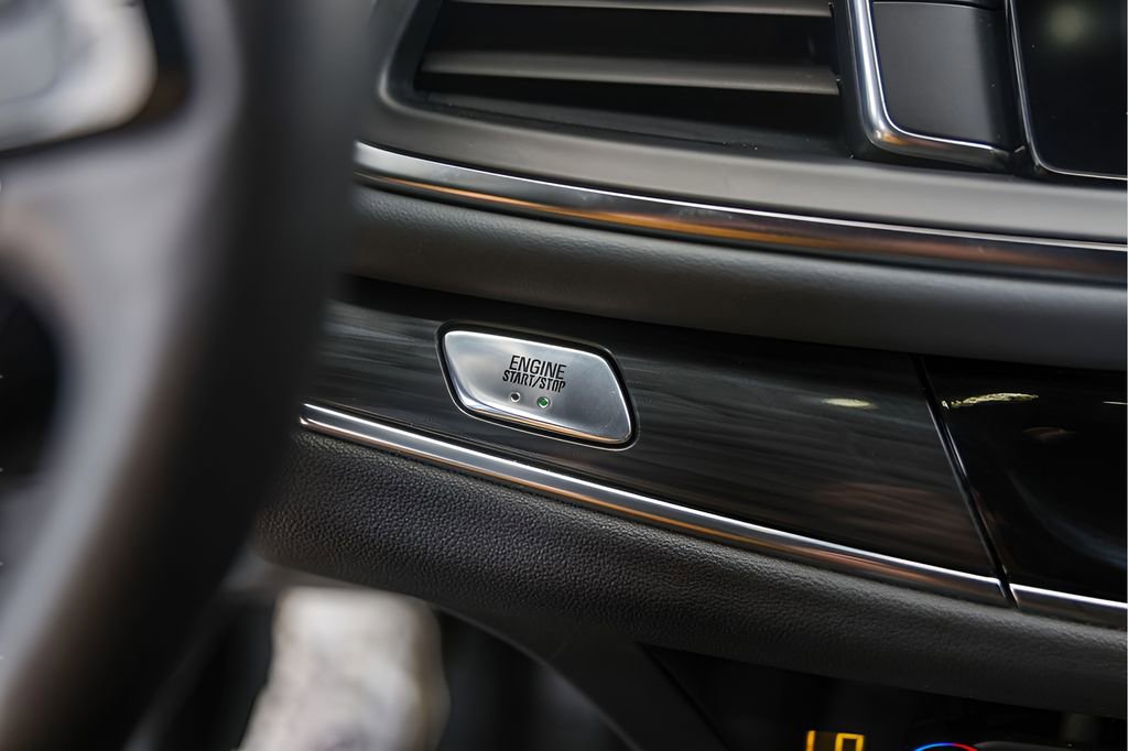 Used 2023 Buick Enclave Essence w/ Sport Touring Edition FWD image 21