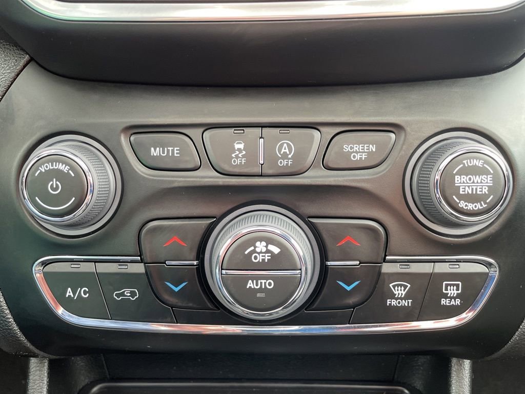 Used 2023 Jeep Cherokee Altitude Lux w/ Lux Elite Package AWD/4WD image 25