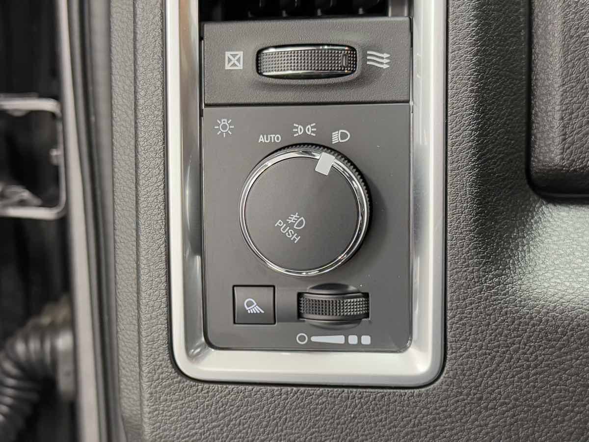 Used 2022 RAM 1500 Classic Warlock image 19