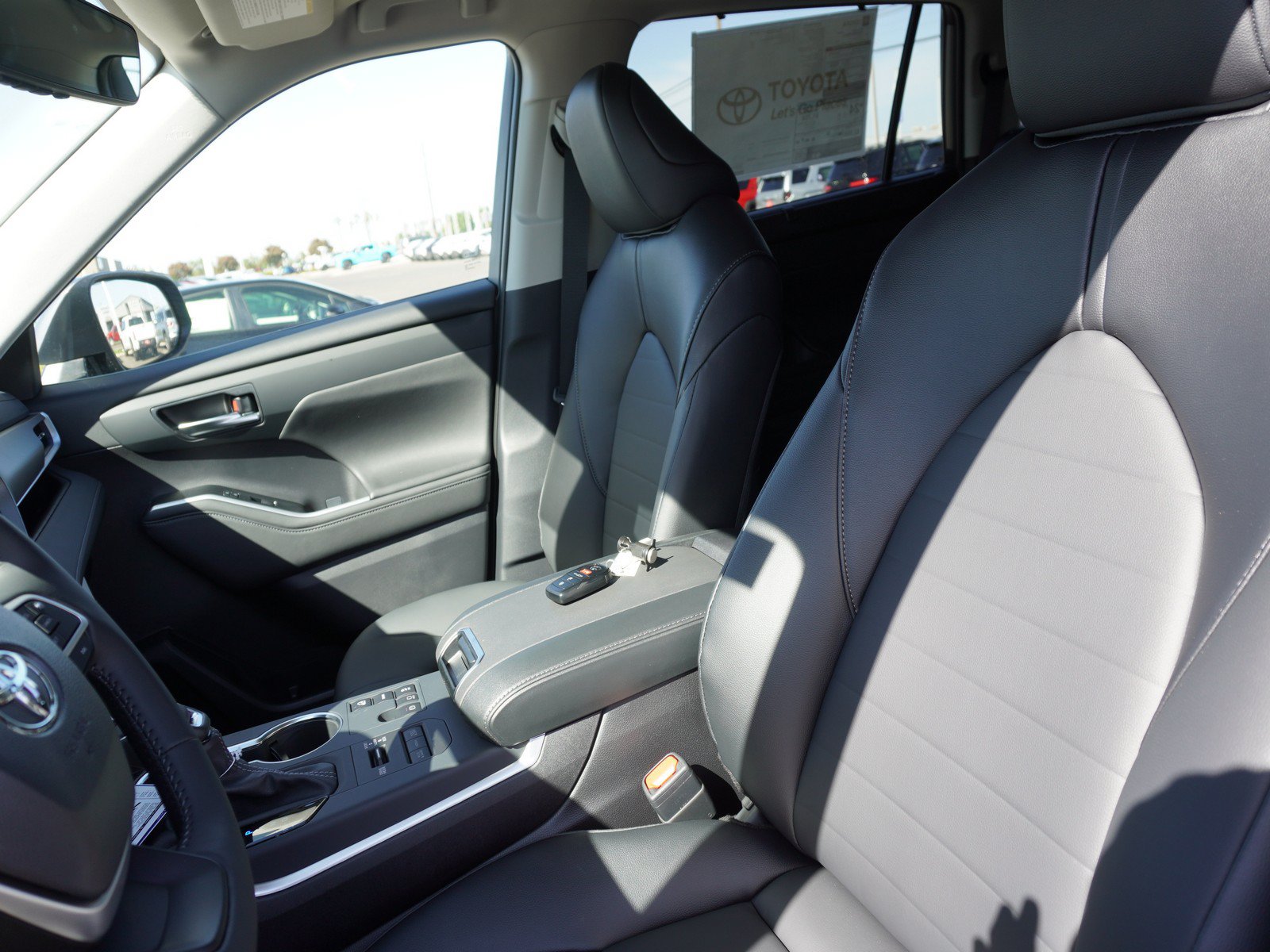 New 2026 Toyota Highlander XLE AWD/4WD image 24