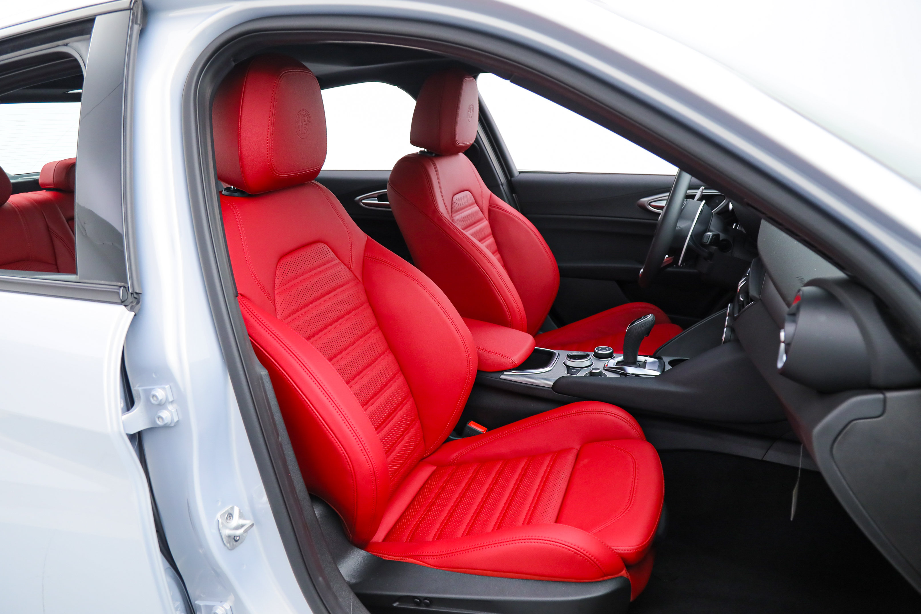 New 2026 Alfa Romeo Giulia w/ Driving Assist Package RWD image 11