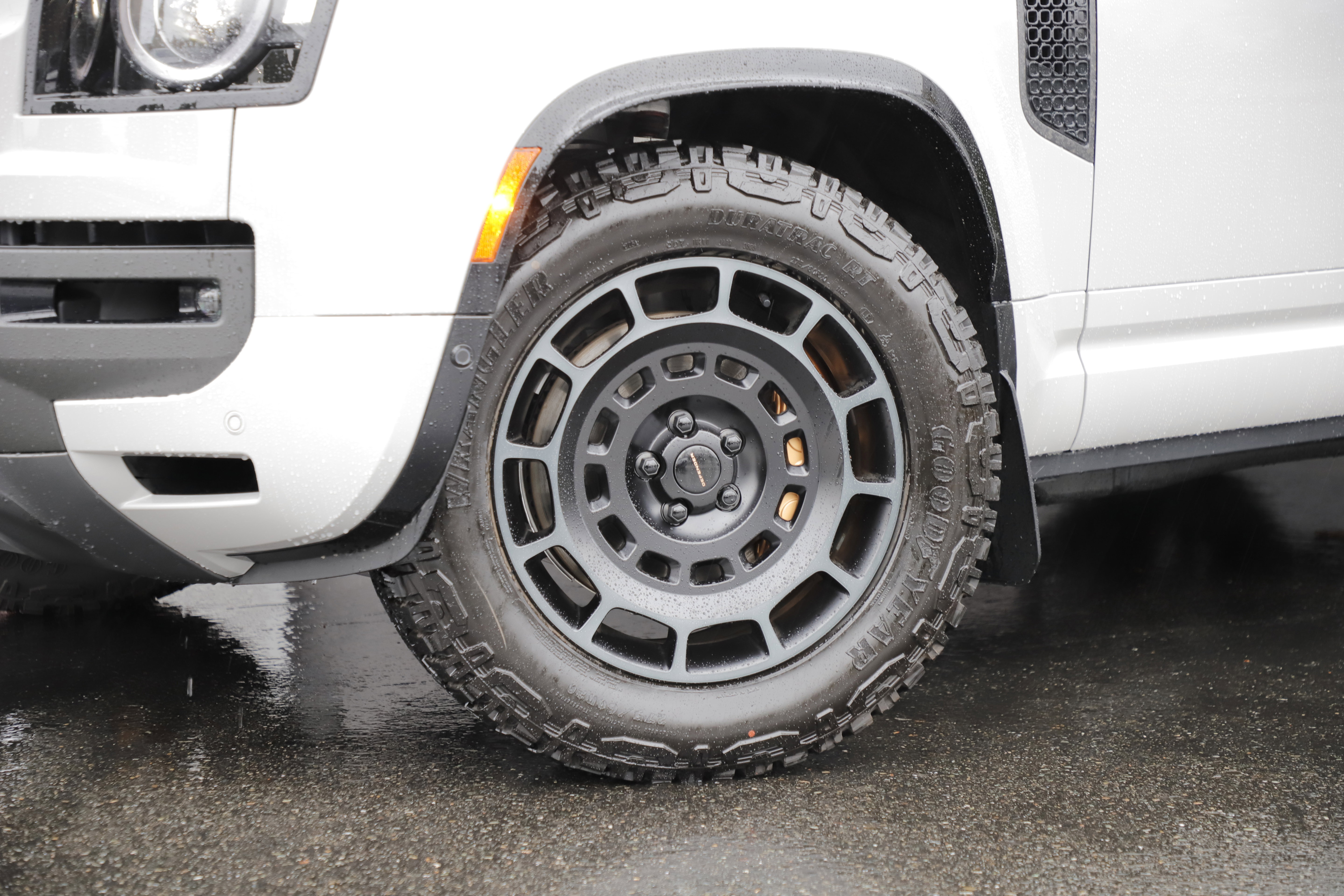 New 2026 Land Rover Defender 110 image 2