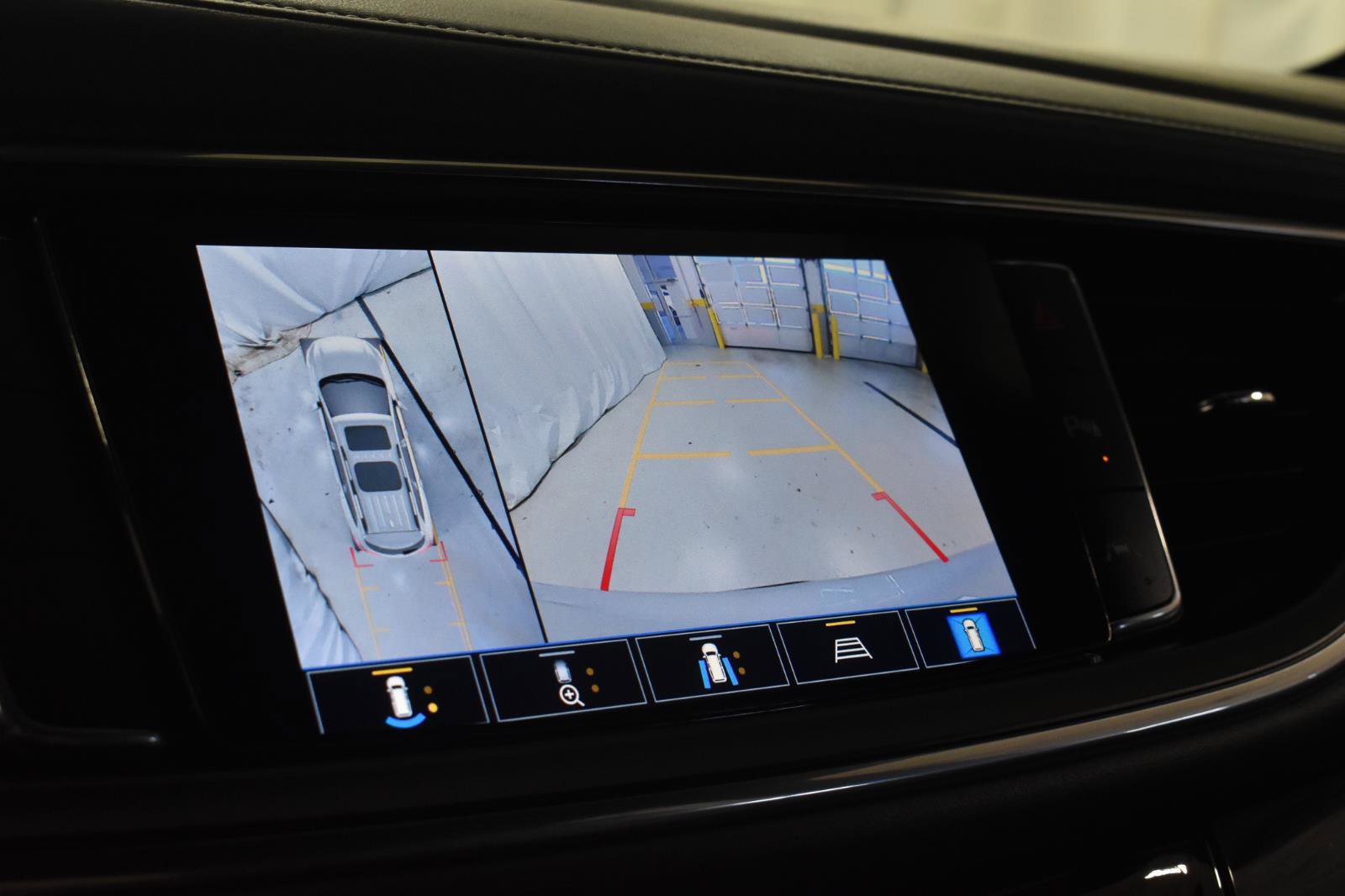 Used 2022 Buick Enclave Premium image 21