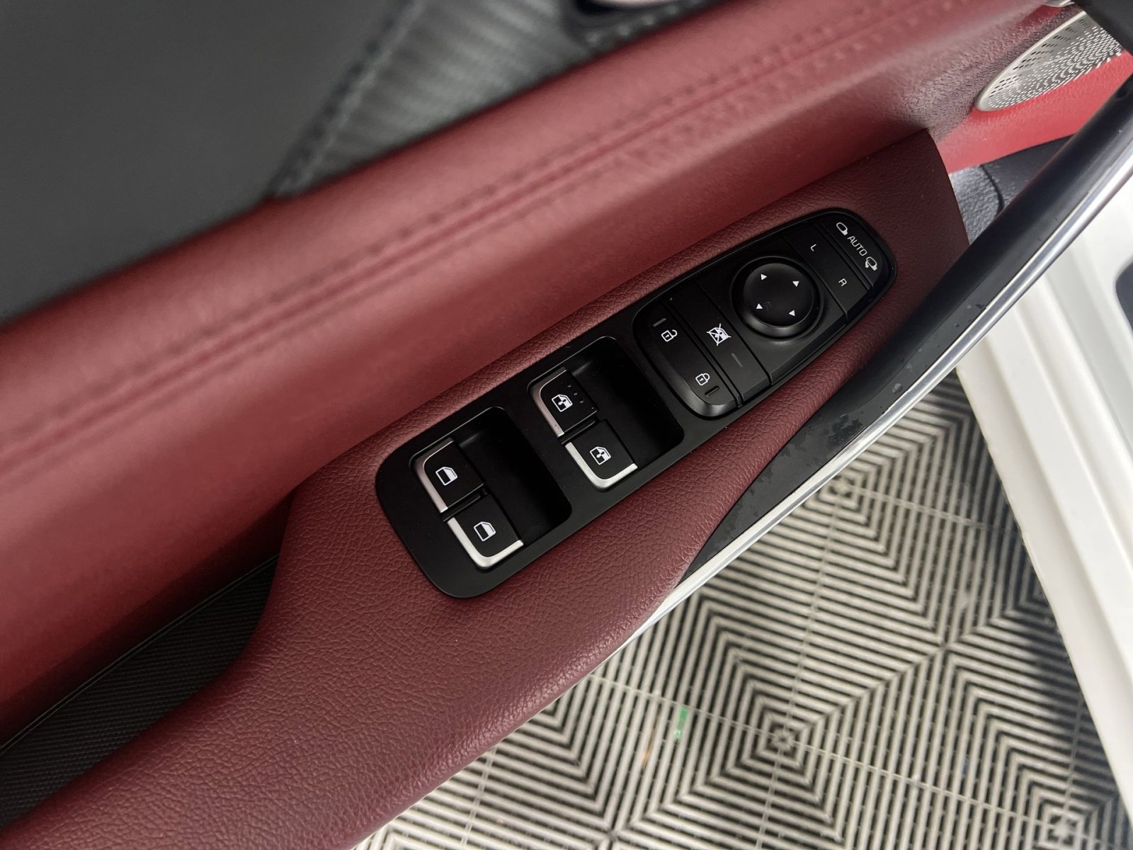 Used 2023 Kia Stinger GT-Line w/ Sun & Sound Package image 15