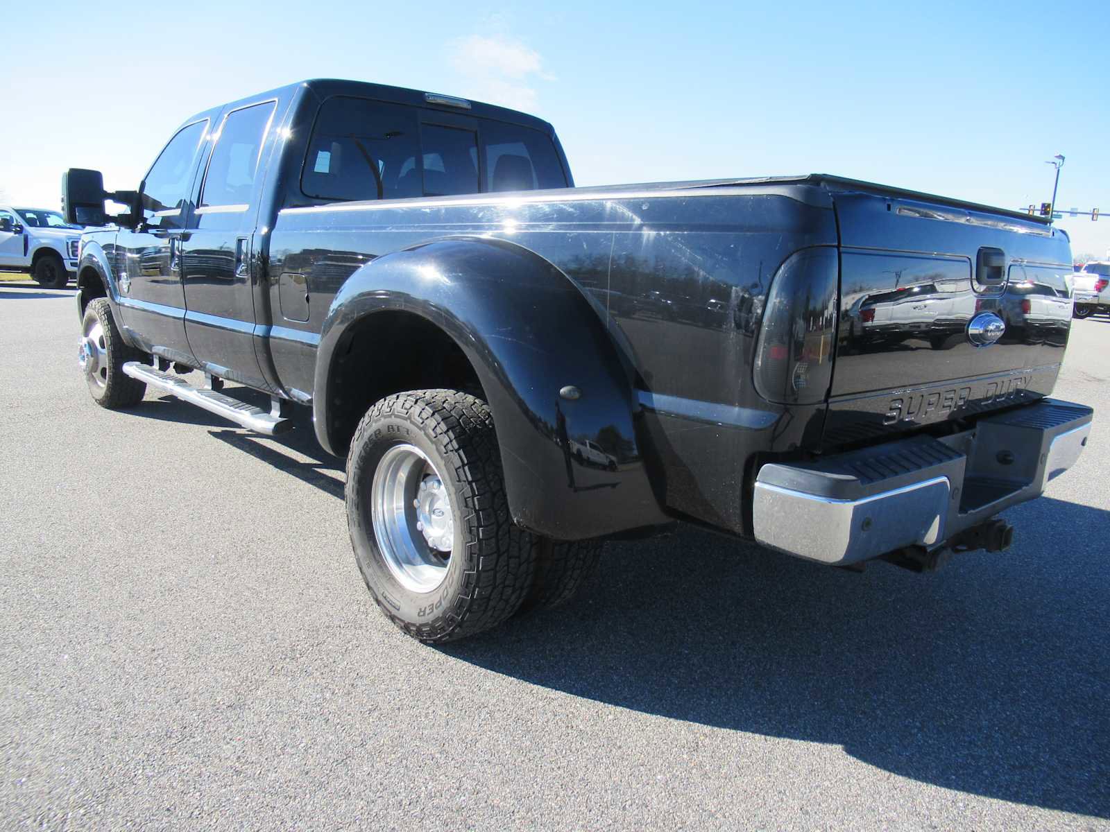 Used 2016 Ford F350 Lariat w/ Lariat Interior Package image 7
