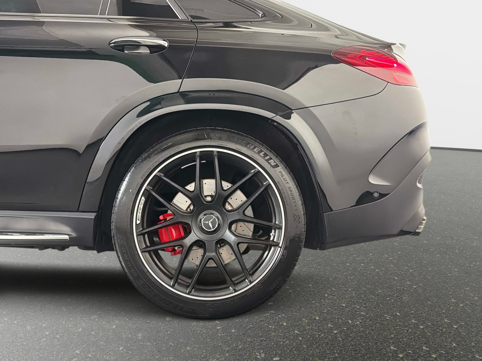 Used 2025 Mercedes-Benz GLE 63 AMG S image 13