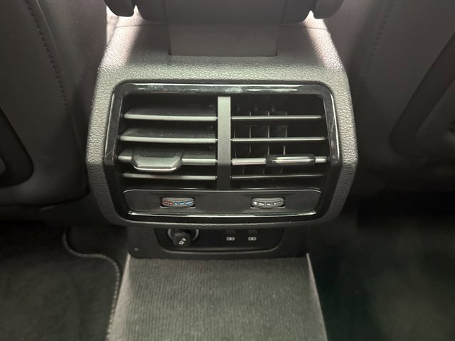 Used 2025 Audi Q3 2.0T Premium image 19